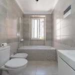 Апартаменты Houze Four Bedroom Near Zoo Лиссабон